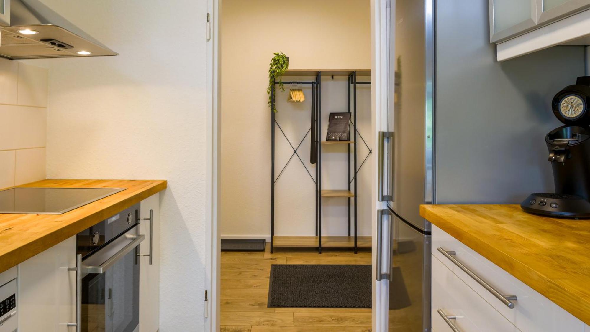 Gross, Modern, Zentrumsnah Mit Parkplatz Und Garten Ulm Exterior photo